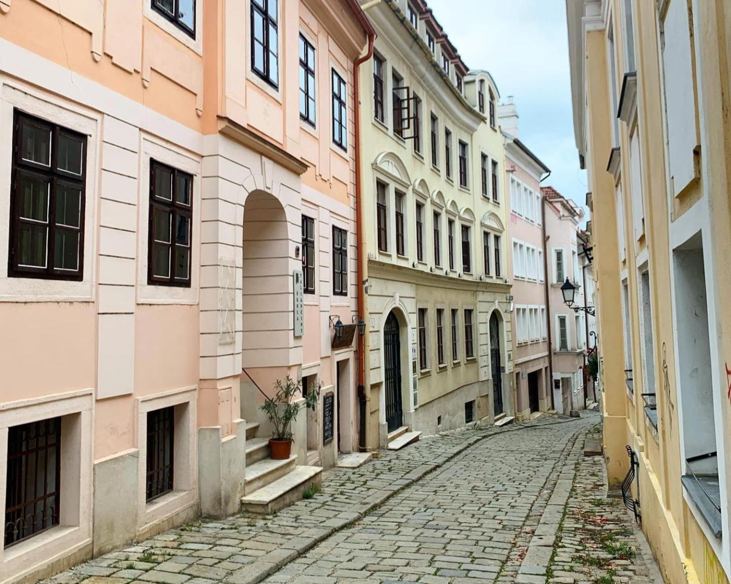Apartment Emma - Old Town Bratislava Exterior photo